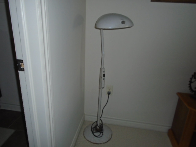 Vintage Medical Floor Lamp in Indoor Lighting & Fans in Kitchener / Waterloo