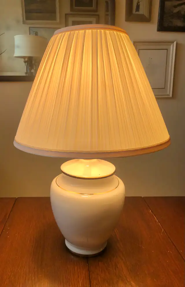 Cream Ceramic Gold Detail Table Lamp Tri light Lighting Home in Indoor Lighting & Fans in Calgary - Image 5