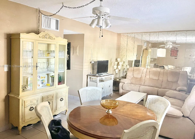 Hollywood, FLA 2 BDRM Condo for rent  $1750 per month in Florida in Canada - Image 5