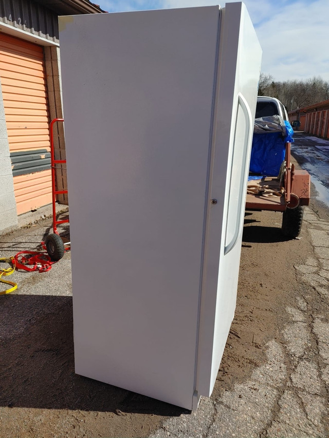 Stand Up Freezer in Freezers in Sault Ste. Marie - Image 3