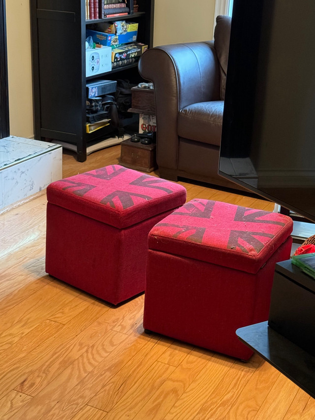 2 Union Jack storage box ottomans Vg cond 45$ wach in Other in City of Toronto
