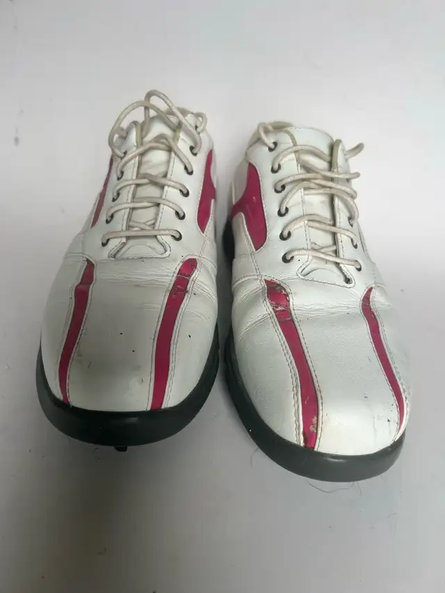 Callaway Golf Cleats Women’s Size  7 Shoes in Golf in Kingston - Image 3
