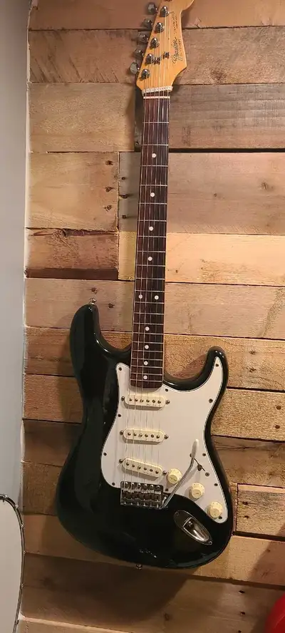Squire stratocaster, View more