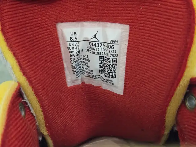 Size 8.5 - Nike Air Jordan 2 Off White White Red in Men's Shoes in Markham / York Region - Image 10