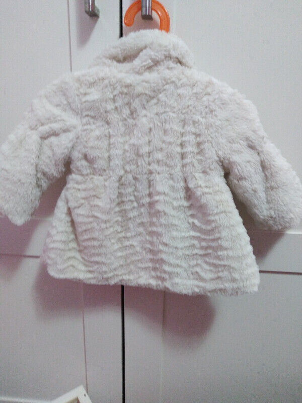 Beautiful coat for baby girl in Clothing - 9-12 Months in Mississauga / Peel Region - Image 2