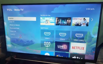 TCL 40' Roku Smart TV / Télévision intelligente Roku TCL 40', View more