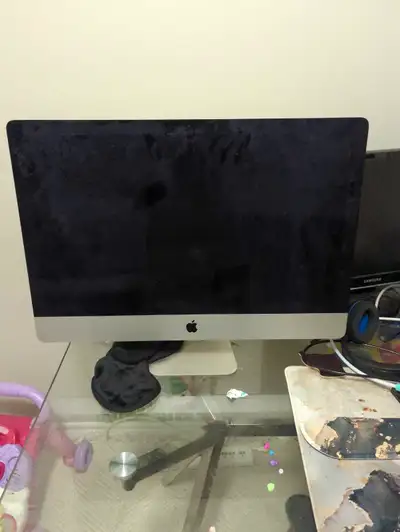 Works perfectly comes with keyboard and mouse Wiped and ready for use