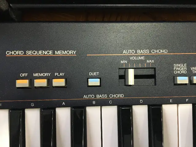 Yamaha Portasound PS400 , Japan made like new keyboard in Pianos & Keyboards in Strathcona County - Image 4