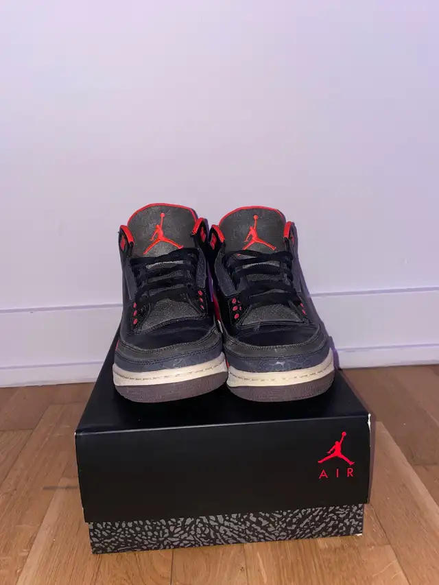 Jordan 3 retro ‘Crimson Red’ in Men's Shoes in City of Toronto - Image 5
