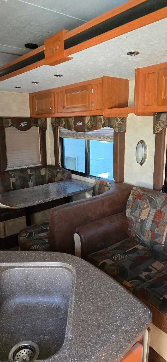 37' toy hauler 5th wheel in RVs & Motorhomes in Grande Prairie - Image 4