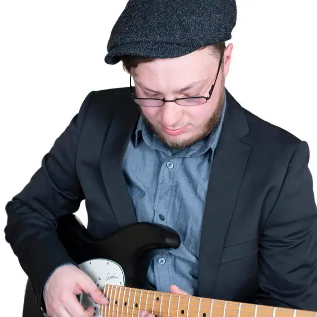 Music Lessons - ONLINE or IN-PERSON (10+ years experience)63347531186947122