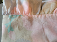 Twin multicolored bedspread and Pillow Sham