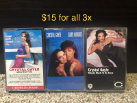 3x Crystal Gayle cassettes in great condition.