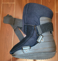 Low Profile Walker Air Short Boot, Size S