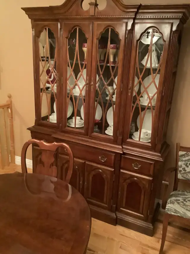 Dining room set in Dining Tables & Sets in Dartmouth - Image 5