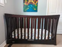 Graco Baby Crib with mattress