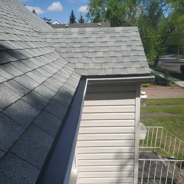 Eavestrough Installation415732380667760643