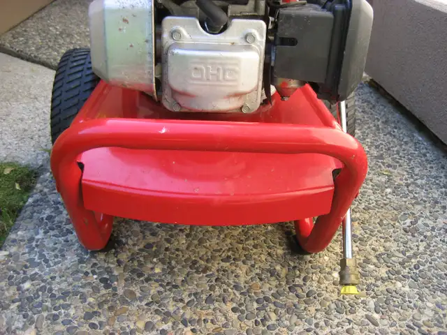 TROY-BILT pressure washer, 2600 PSI, Honda GCV 160 engine in Outdoor Tools & Storage in Delta/Surrey/Langley - Image 7