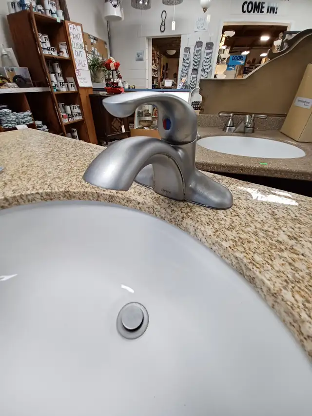 Bathroom Vanity64959979876609124