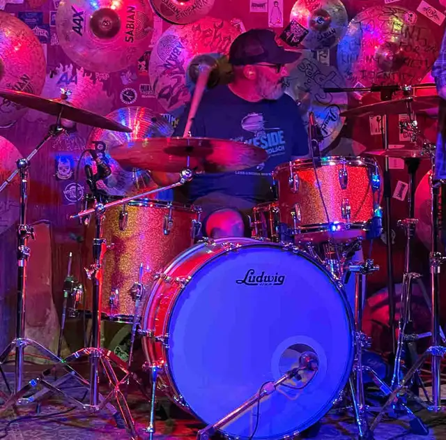 experienced drummer looking for band/musicians