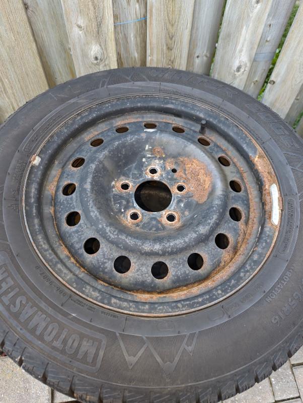 Selling 4 205/65R15 Motomaster Winter Edge Tires with Steel Rims in Tires & Rims in Markham / York Region - Image 4