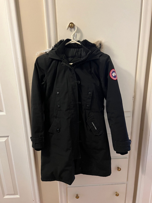 Womens canada goose parka in Women's - Tops & Outerwear in Mississauga / Peel Region - Image 2