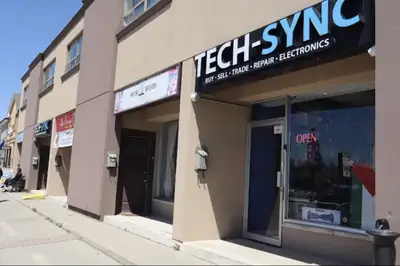 Please message me if you need a phone, l have Brand new iPhone and used iPhone! Please message for p...