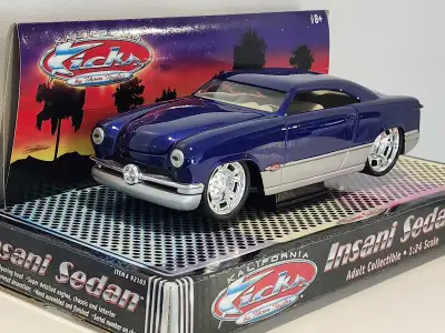 '50s Insani Sedan 1:24 scale diecast model , View more