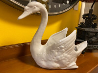 Vintage Beautiful Ceramic White Swan Planter Pot Ornament
