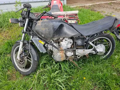 yamaha xz 550 , View more