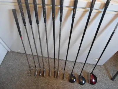 SET OF MEN'S EFT HANDED GOLF CLUBS INCLUDING GOLF BAG, View more