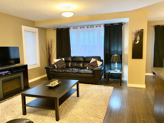 Furnished Two Level Spacious 4 bed house in DC avail May 10th in Short Term Rentals in Dawson Creek - Image 4