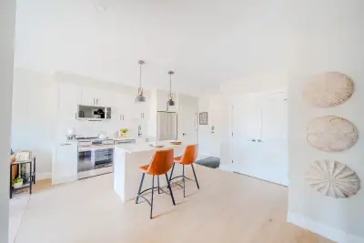 1 Bed + Den Apartment for Rent Tillsonburg