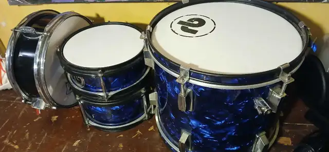 Junior 3-piece drum set plus 1 snare in Drums & Percussion in Oshawa / Durham Region - Image 2