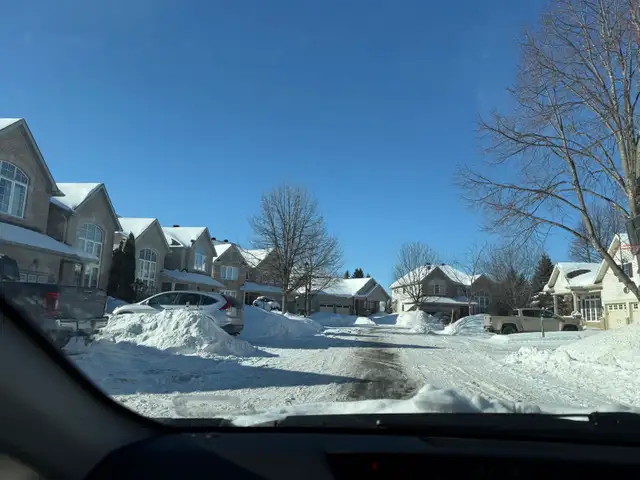 urgent all included furnished room for  female only room for