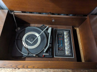 Free turntable console