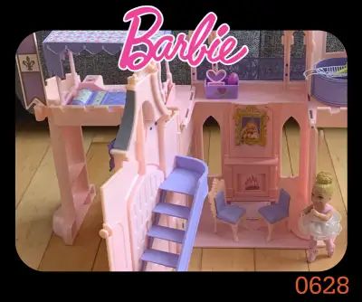 Barbie petite poupee ballerine princesse - chateau Kelly Chelsea, View more