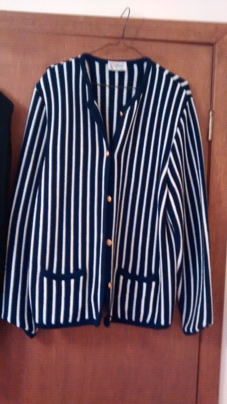 Women's Clothing  in Women's - Tops & Outerwear in St. Catharines - Image 5