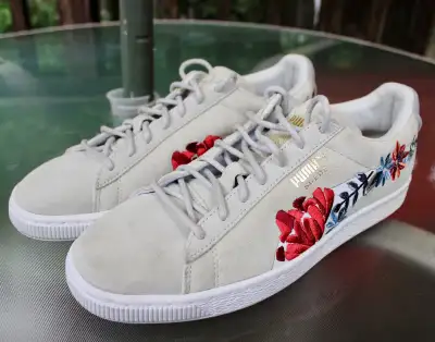 Puma Suede Hyper Embellished  Women’s Sneaker size 10, View more