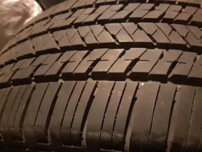 4 Summer tires Bridgestone EL 450 235/60/R18 103V like new. Les 4 pneus Bridgestone EL 450 235/60/R1...