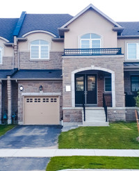 Stunning 3 Beds 3 Baths Townhouse in Ancaster, Ontario for Rent