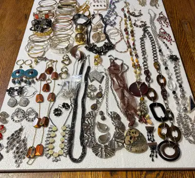 jewelry lot #2 - 124 pieces, View more