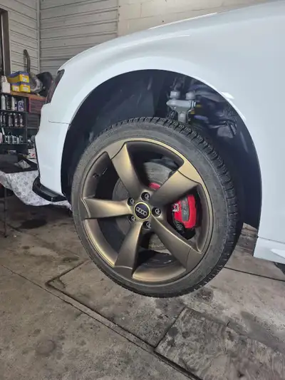 Pneu nokian hakkapelita r5 rouler 5 6 ride donc 100km acheter lhiver dernier 1000$ payer 1800$ ideal...