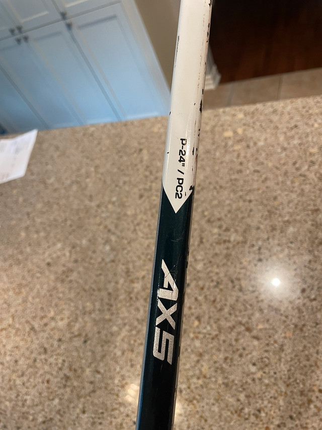 True AX5 Goalie Stick - Intermediate P-24 (x2) Regurlar dans Hockey  à Ouest de l’Île