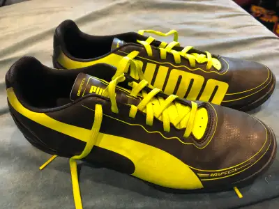 Puma Men's Soccer Cleats, size 7.5, View more