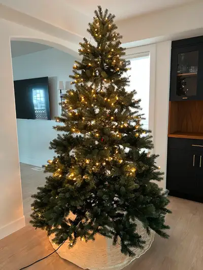 Artifical 7.5 ft Christmas tree, View more