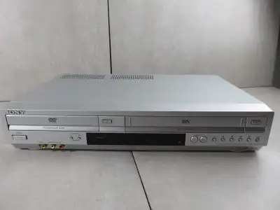 Quality Sony DVD VCR Combo Unit Complete with Sony Remote Control Model SLV-D370P Tested and in Exce...