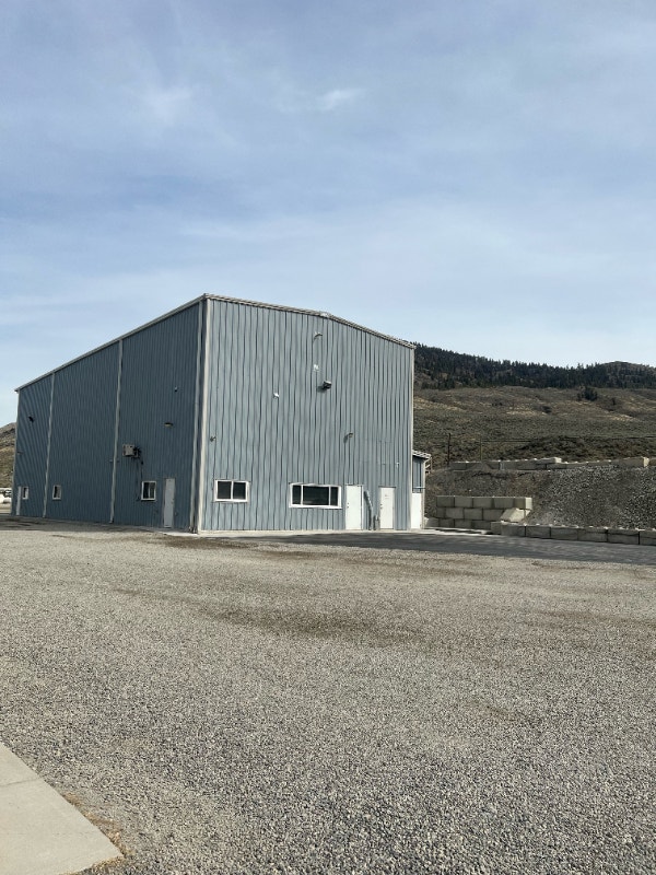 6 acres with separate shop & office Prime Location off Hwy 5 Commercial & Office Space for