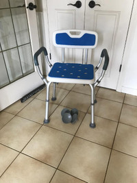 Shower Chair with extra pair of rubber feet. New