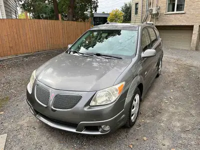 2006 Pontiac Vibe 236 000 kms Boîte manuelle et équipement de base. Roule très bien et très économiq...